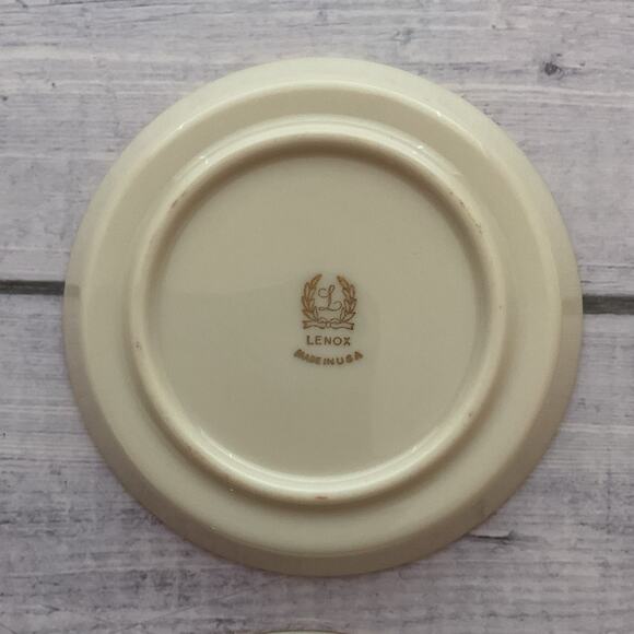 Lenox Holiday Dimension Coaster Set Of 4 Christmas Holly Berry Porcelain USA - Picture 8 of 12